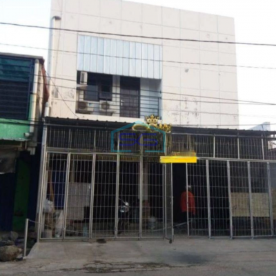 Disewakan Ruko 3 Lantai Lokasi Startegis Luas Bangunan 300 m² di Pinggir Jalan Raya Jatibening Bekasi