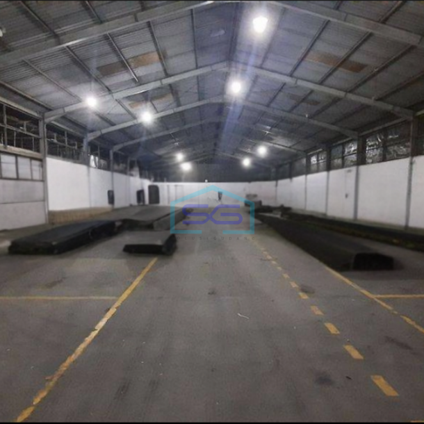 Disewakan Gudang Akses Container 40 Feet Luas Bangunan  1200 m² di Kelapa Gading Jakarta Utara-1