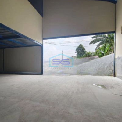 Disewakan Gudang Pinggir Jalan Utama Luas Tanah 1100 m² di Narogong Bekasi