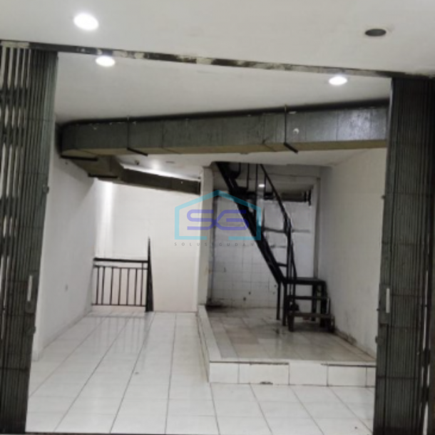 Disewakan Ruko Lokasi Bebas Banjir di Tebet Jakarta Selatan Luas Bangunan 243 m²-2