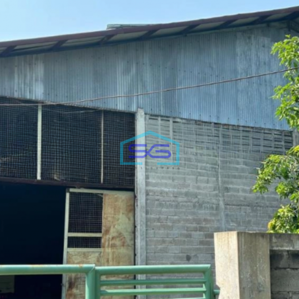 Dijual Gudang Akses Container Luas Bangunan  1000 m² Lokasi Strategis di Pasuruan Jawa Timur-1