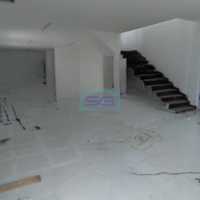 Disewakan Gudang Lokasi Bebas Banjir Luas Bangunan 1000 m² di Kapuk Kamal Jakarta Barat