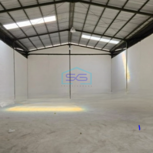 Dijual Gudang Ada Kantor Lokasi Strategis Luas Bangunan 590 m²  di Teluk Naga Tangerang-1