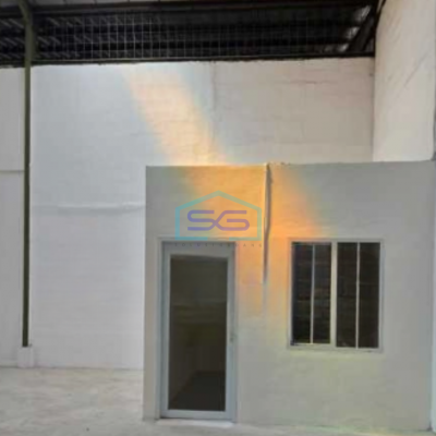 Dijual Gudang Ada Kantor Lokasi Strategis Luas Bangunan 590 m²  di Teluk Naga Tangerang