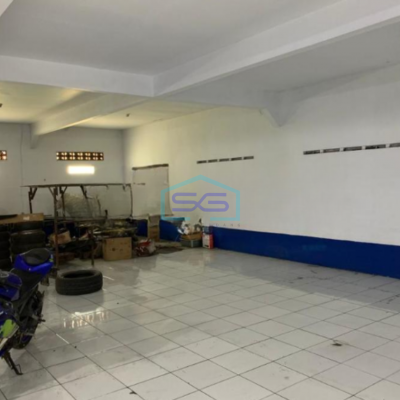 Disewakan Ruko Lokasi Pinggir Jalan Raya Luas Bangunan  500 m² di Tangerang