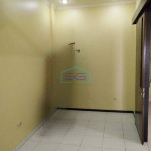 Dijual Ruko Rapih Luas Bangunan 270 m² di Gajah Mada Jakarta Pusat-1