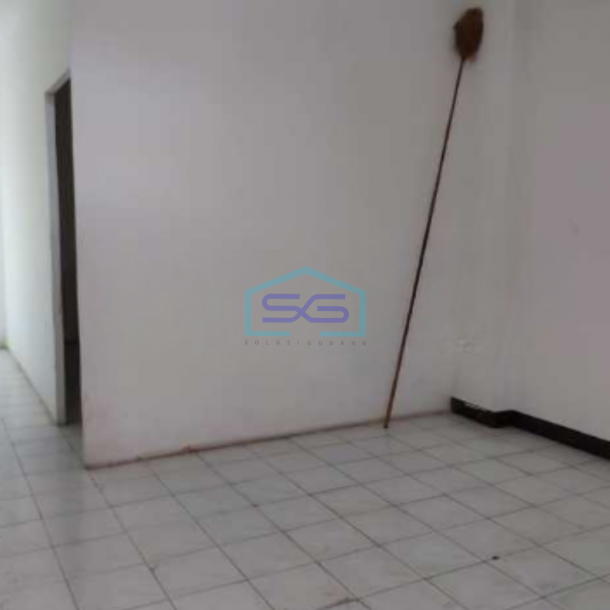 Disewakan Ruko Baru Lokasi Pinggir Jalan Raya Daan Mogot Tangerang Luas Bangunan 230 m²-2