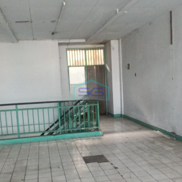 Disewakan Ruko 3 Lantai Luas Bangunan  255 m² Lokasi Gading Serpong Tangerang-2