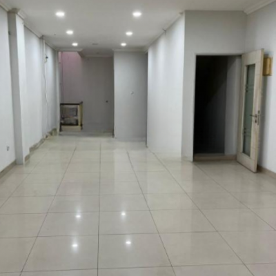 Disewakan Ruko Lokasi Strategis Luas Bangunan  270 m² di Jakarta Barat