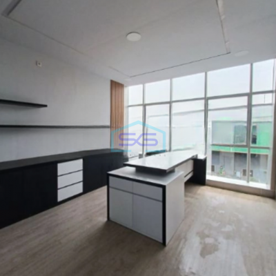 Disewakan Gudang Ada Lift Barang Luas Bangunan 738 m² Lokasi Kalideres Jakarta Barat