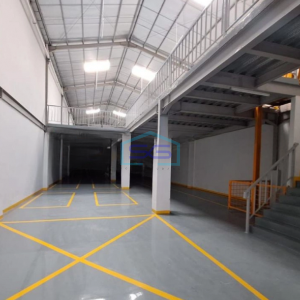 Disewakan Gudang Ada Lift Barang Luas Bangunan 738 m² Lokasi Kalideres Jakarta Barat-2