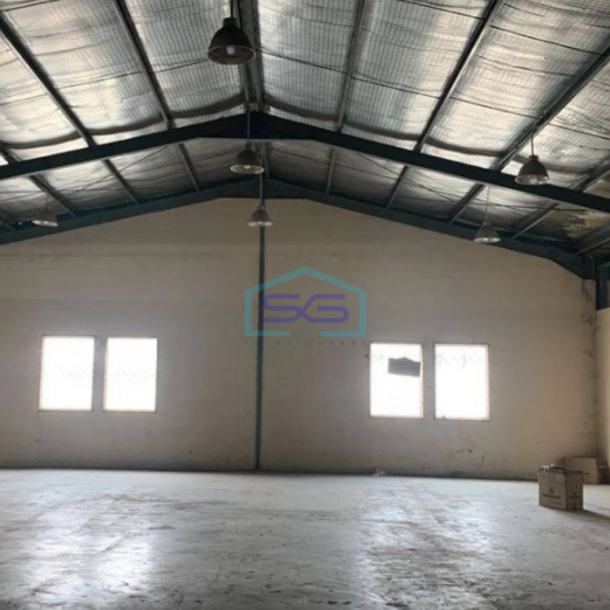 Dijual Gudang Turun Harga Ada Kantor Luas Bangunan  5806 m² di Daan Mogot Tangerang-1
