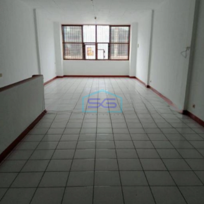 Disewakan Ruko 2 Lantai Luas Bangunan 185 m² di Cibodas Tangerang-3