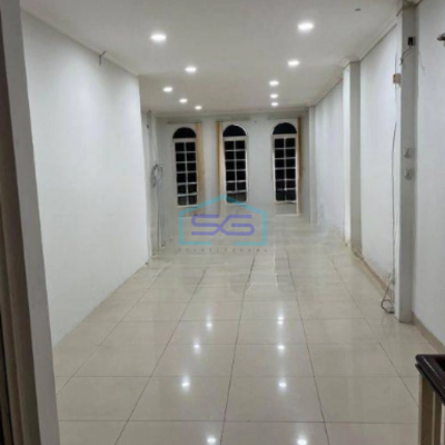 Disewakan Ruko Luas Bangunan 270 m² Lokasi Strategis Pinggir Jalan Raya Cengkareng Jakarta Barat