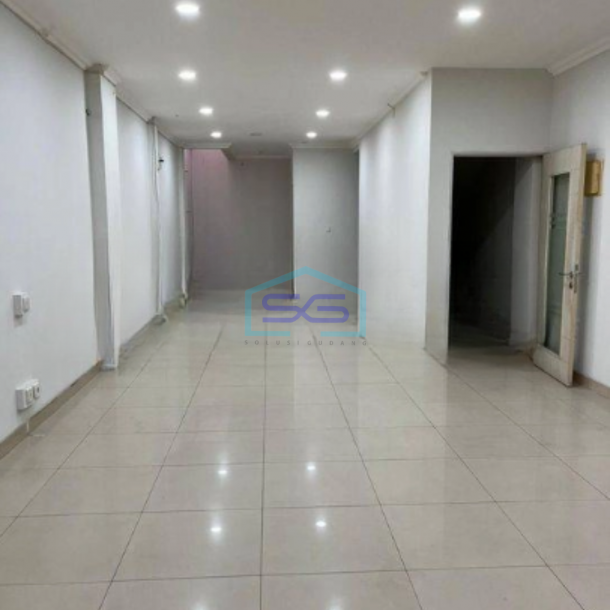 Disewakan Ruko Luas Bangunan 270 m² Lokasi Strategis Pinggir Jalan Raya Cengkareng Jakarta Barat-1