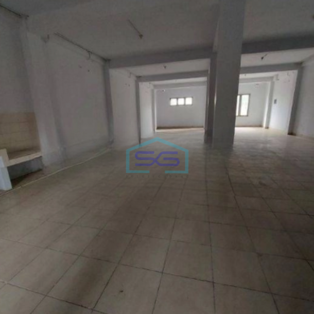 Disewakan Ruko Bangunan Baru Luas Bangunan 550 m² di Tangerang Kota-2