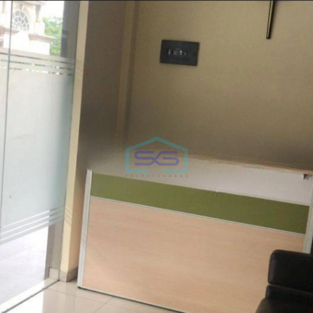 Disewakan Ruko Luas Bangunan  200 m² di Alam Sutera Tangerang-2