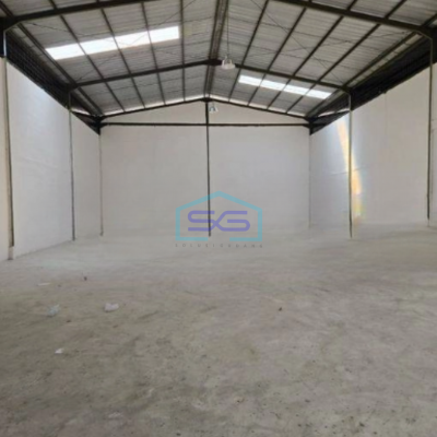 Disewakan Gudang Ada Kantor Luas Bangunan 590 m² Lokasi Strategis di Teluk Naga Tangerang-4