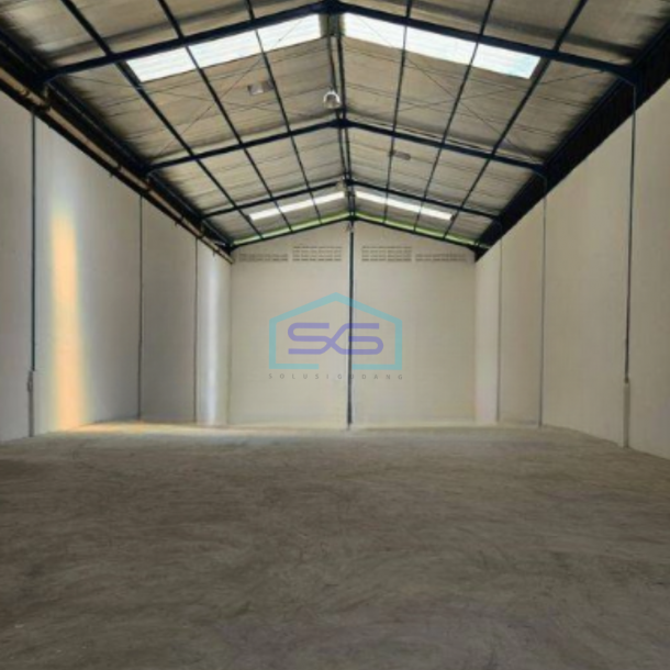 Disewakan Gudang Bangunan Baru Luas Bangunan  648 m² di Teluk Naga Tangerang-4