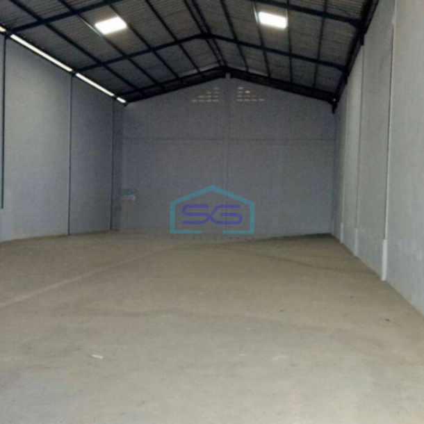 Disewakan Gudang Bangunan Baru Luas Bangunan  648 m² di Teluk Naga Tangerang-1