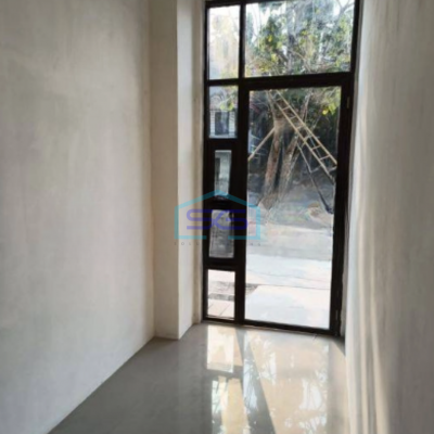 Disewakan Gudang 2 Lantai Bangunan Baru Luas Bangunan 288 m² di Teluk Naga Tangerang