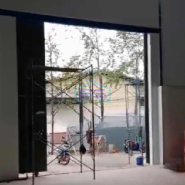 Disewakan Gudang Hadap Jalan Raya Lokasi di Cipondoh Tangerang LB 700m2-2