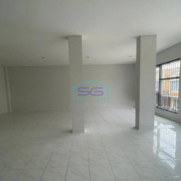 Dijual Ruko 2 Lantai Luas Bangunan  162 m² Lokasi Bebas Banjir di Gading Serpong Tangerang-4