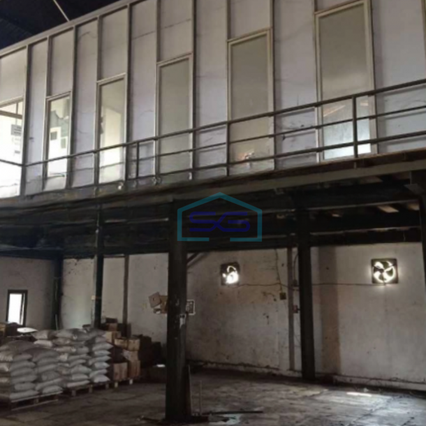 Dijual Cepat Gudang Ex Pabrik Luas Bangunan  550 m² Lokasi Cipondoh Tangerang-2