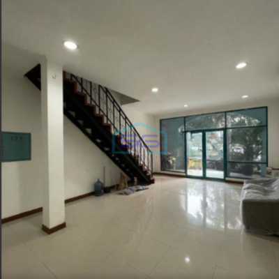 Di Sewakan Ruko 3 Lantai Di Daerah Komersil Pondok Indah Jakarta Selatan Luas Bangunan  210 m²