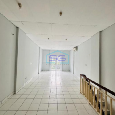 Disewakan Ruko 2 Lantai Daerah Komersil di Joglo Jakarta Barat Luas Bangunan 120m2