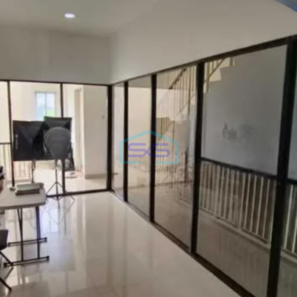 Disewakan Ruko Crown Green Lake City Hadap Jalan 3.5 Lantai Jakarta Barat Luas Bangunan  210 m²-1