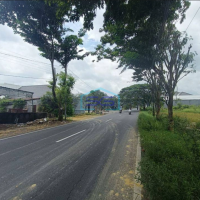 Dijual Murah Gudang ex Bengkel Las Listrik di jalan raya Balongpanggang, Gresik LT 1100m2