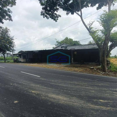 Dijual Murah Gudang ex Bengkel Las Listrik di jalan raya Balongpanggang, Gresik LT 1100m2