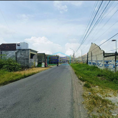 Dijual Tanah Murah Bonus Bangunan Gudang di Jl Raya Benjeng Gresik LT 12000m2