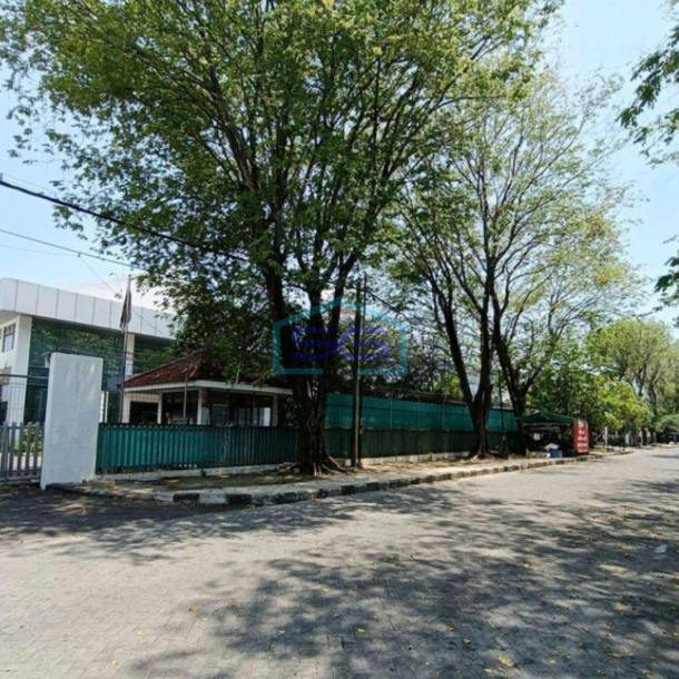 Dijual Pabrik Gudang Bangunan Mewah Ada Kantor Di Rungkut Industri Surabaya LT 4945m2-1