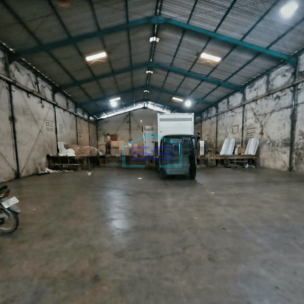 Disewakan Gudang Siap Huni Strategis Margomulyo Surabaya LT 720m2-1