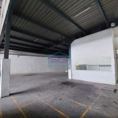 Dijual Gudang Lokasi Bebas Banjir di Margomulyo Surabaya Luas Bangunan  1662 m²