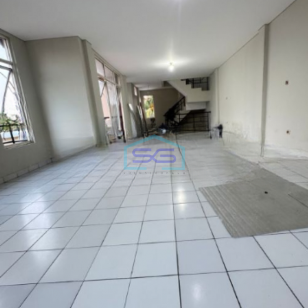 Disewakan Ruko Luas Bangunan  235 m² Lokasi di Taman Surya Jakarta Barat-1