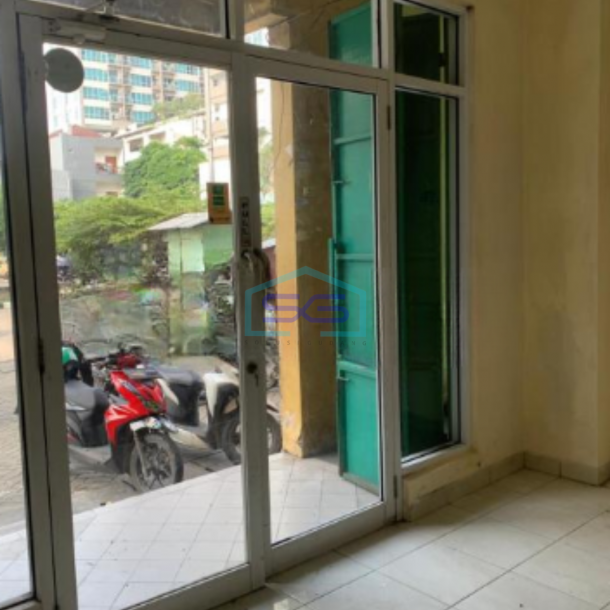Disewakan Ruko Luas Bangunan  230 m² Siap Huni di Taman Palem Jakarta Barat-3