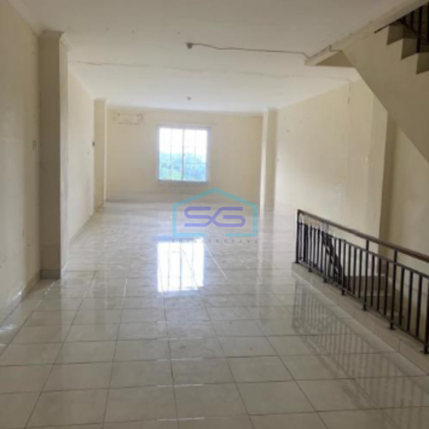 Disewakan Ruko Luas Bangunan  230 m² Siap Huni di Taman Palem Jakarta Barat-1