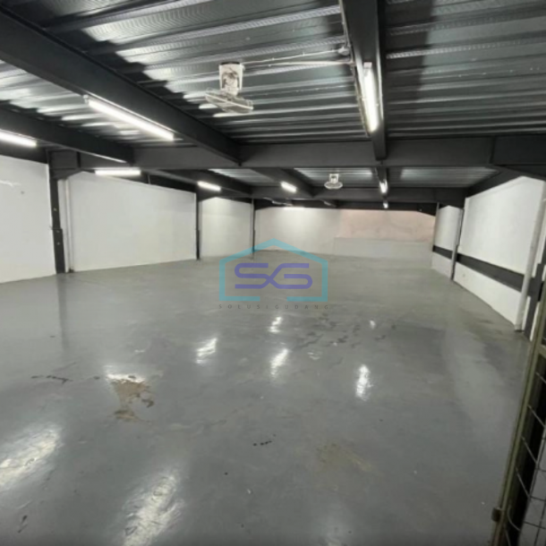 Disewakan Gudang Ada Lift Barang Luas Tanah  240 m² di Jakarta Utara-4