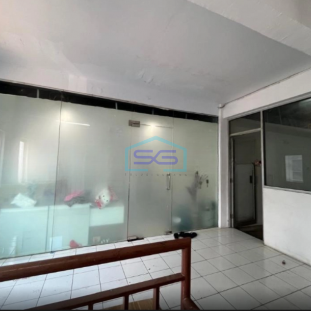 Disewakan Gudang Ada Lift Barang Luas Tanah  240 m² di Jakarta Utara-3