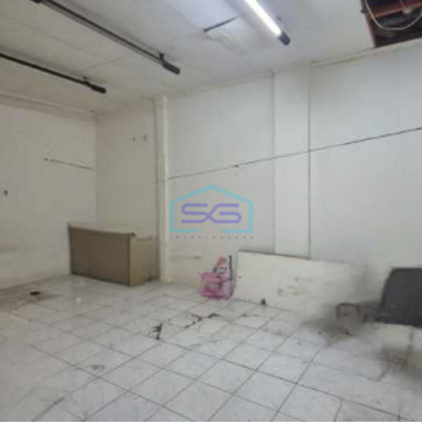 Disewakan Ruko 3 Lantai Lokasi di Taman Surya Jakarta Barat Luas Tanah  102 m²-2