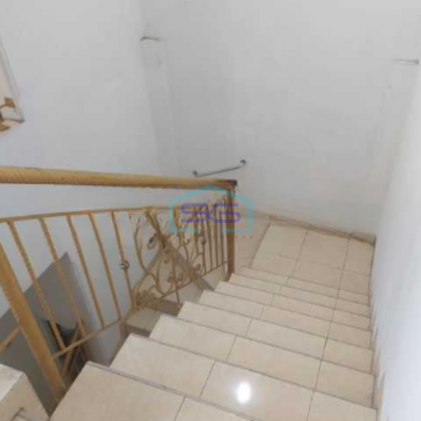Disewakan Ruko Luas Bangunan 200 m² Lokasi di Tomang Jakarta Barat-3
