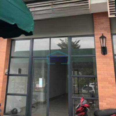 Disewakan Ruko Luas Bangunan 100 m² Lokasi di Jakarta Barat