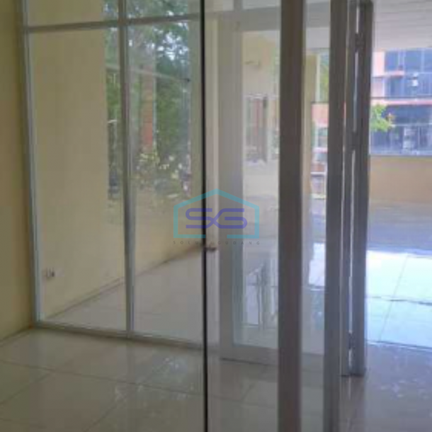 Disewakan Ruko Luas Bangunan 170 m² 2 Lantai Lokasi di Jakarta Barat-1