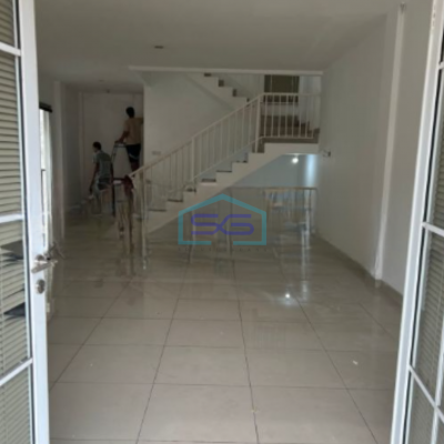 Disewakan Ruko Luas Bangunan  220 m² Lokasi di Jakarta Barat