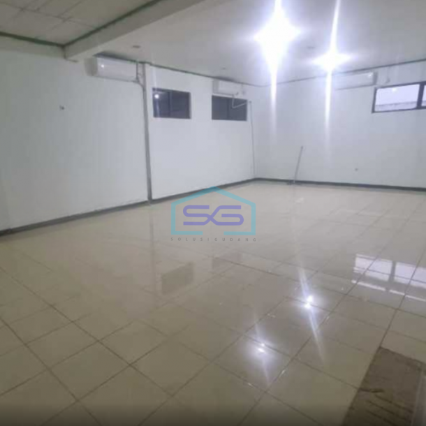 Disewakan Ruko Luas Bangunan  1250 m² Lokasi Strategis di Tangerang-2