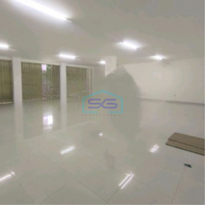 Disewakan Ruko Siap Pakai Luas Tanah 144 m² Lokasi di Jakarta Barat