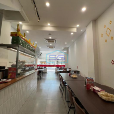 Dijual Ruko Luas Bangunan 240 m² Lokasi di Jakarta Barat Kondisi Bagus